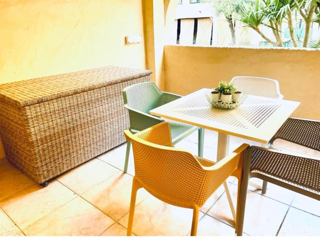 Estupendo Apartamento Urbanizacion Jardines De Zahara. Zahara De Los Atunes Luaran gambar